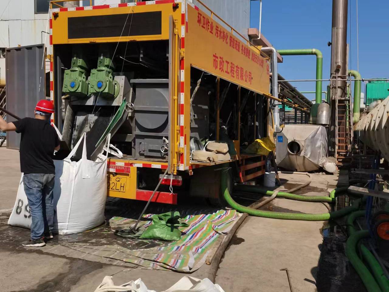 五家渠淤泥压干处理